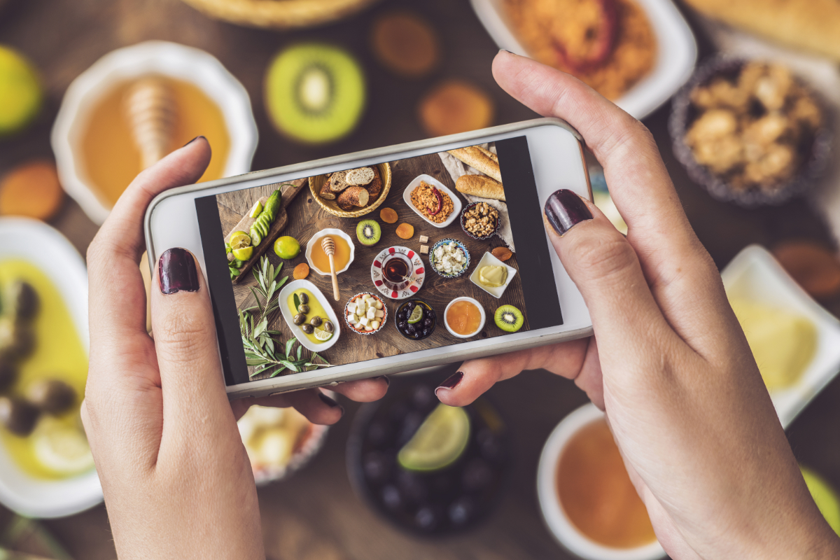 New study finds social media influences eating habits