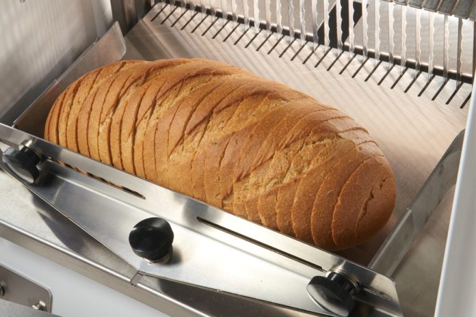 Hotelslicer Cuts The Perfect Slice Of Bread With One Motion