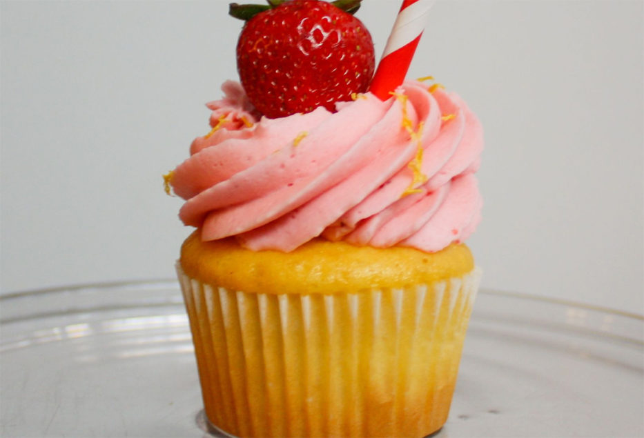 Featured Recipe: Strawberry Lemonade Cupcakes | Bake Magazine